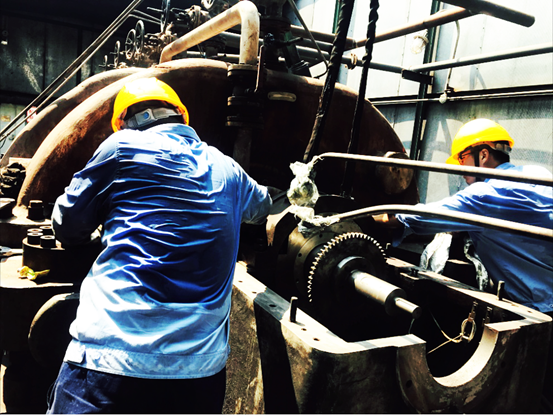 烈日下挥洒斗争激情，，，与时间赛跑为用户创立价值！