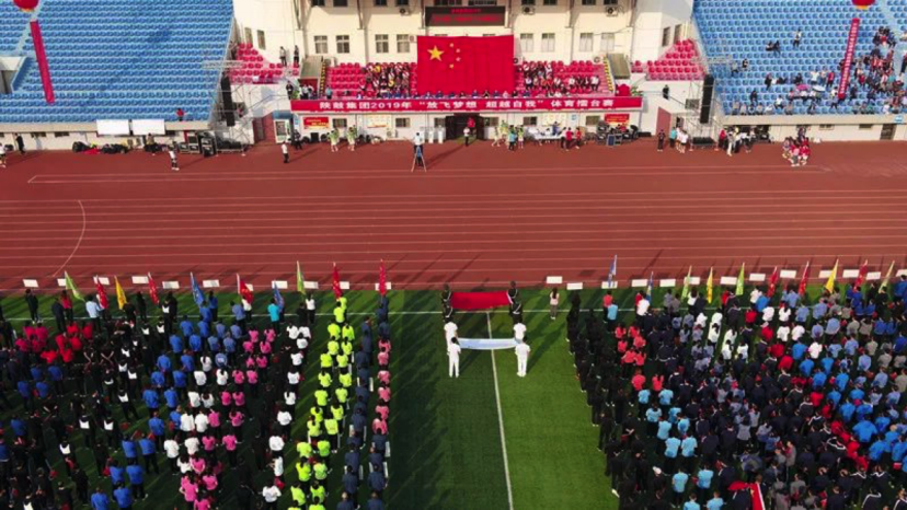 尊龙凯时人用奔驰的方法喜迎祖国70华诞